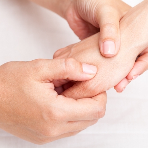 hand-pain-relief-Mana-Physical-Therapy-Lake-Como-East-Brunswick-NJ